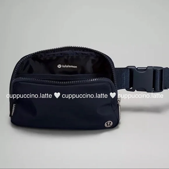 💙NWT💙Lululemon Athletica Everywhere Belt Bag in True Navy - Extended Strap